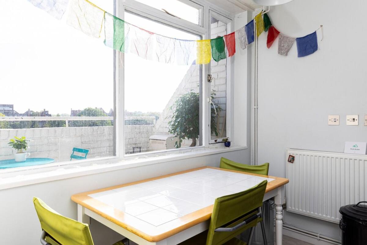 Spacious And Stylish 2 Bed Flat